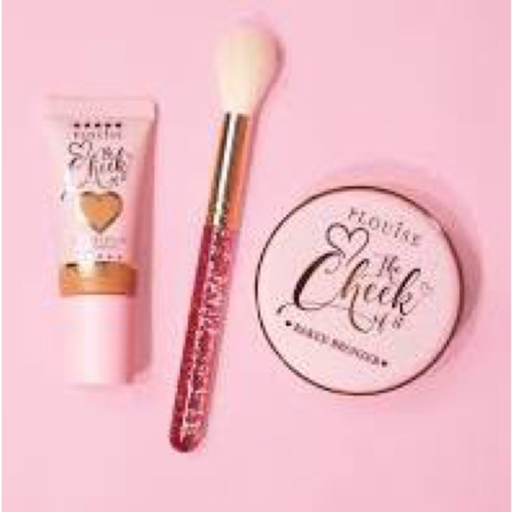 P. Louise Bronzer Set